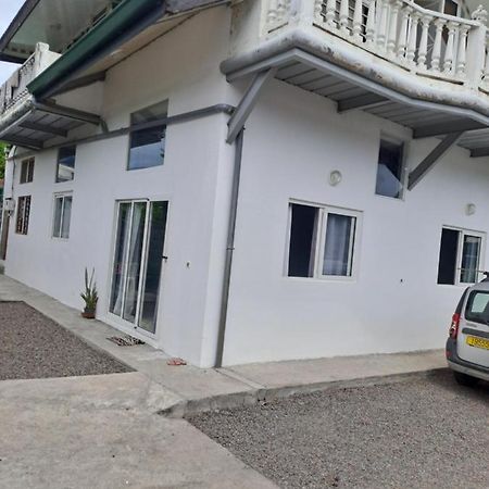 Manate Hebergement Apartment Faaa Bagian luar foto